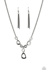 So Mod Black Necklace